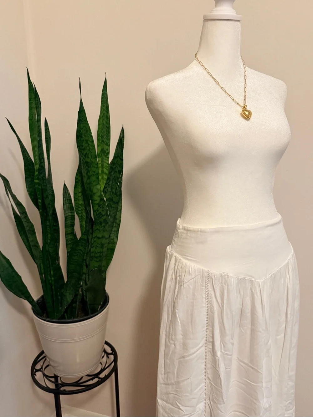 American Eagle | White Boho Tiered Maxi Skirt - Picture 2 of 10